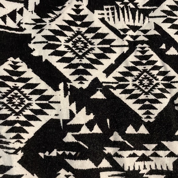 COPY - Super cute black and white Aztec Tribal design leggings - Picture 2 of 4